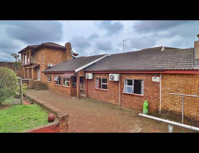5 BEDROOM HOUSE FOR SALE IN ORIENT HEIGHTS